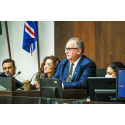 Câmara de Campo Largo discute e vota os Projetos sobre 13º Salário e 1/3 Férias para prefeito e para vereadores